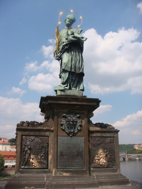 Estátua de São João Nepomuceno na Karluv Most